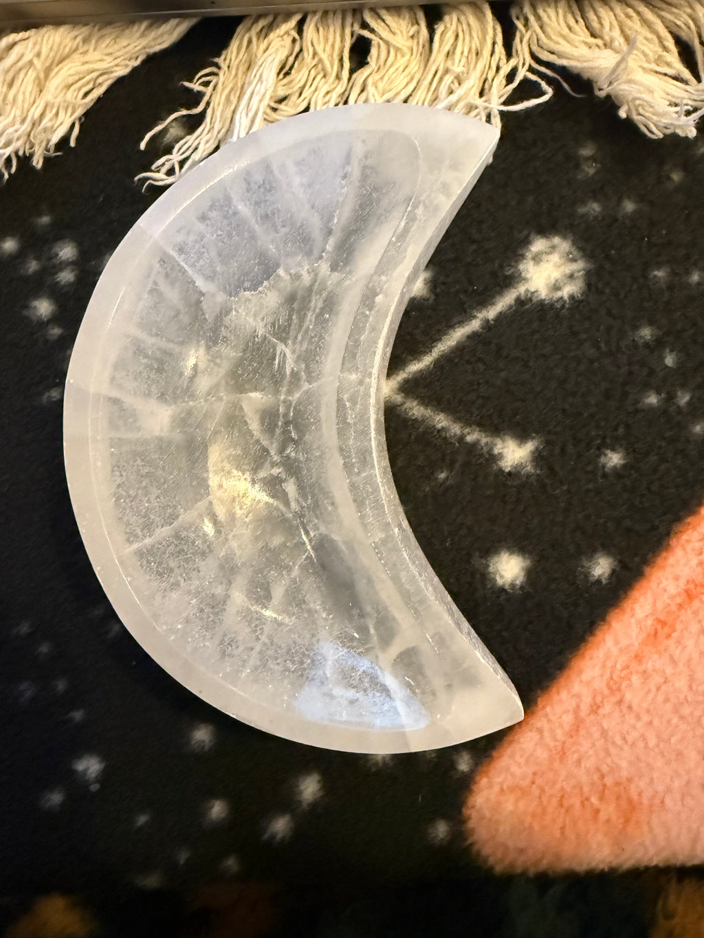 🌙 Selenite Crescent Moon Bowl – 4″ | Hand-Carved in Morocco